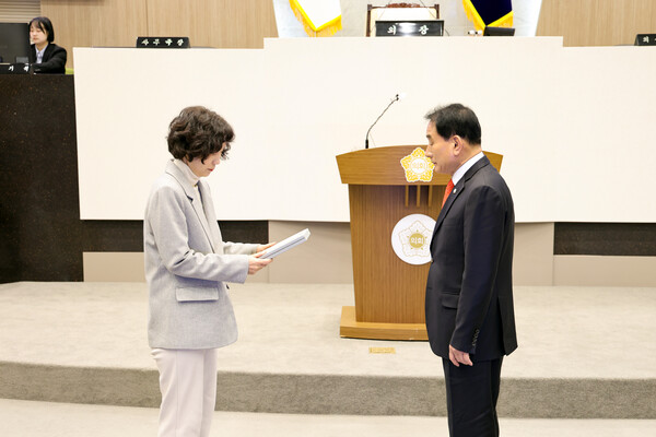 김덕주 시의원이 지난 23일 국가보훈부 장관으로부터 감사패를 받았다.