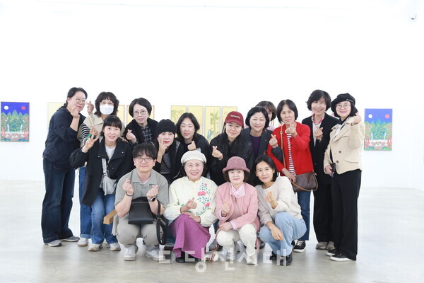 당진민화협회가 제2회 당진민화협회 정기전을 당진문예의전당 제2전시관에서 지난달 25일부터 지난 1일까지 진행했다.