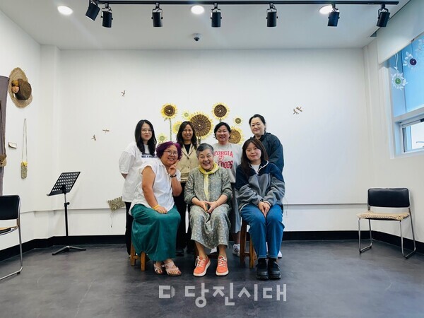 (왼쪽 위부터) 강진아. 한수연, 김미숙, 최소영, 정진희, 양은희, 양정은