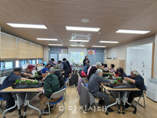 치매 환자의 가족·보호자를 대상으로 한 가족 지지 프로그램 우리 가족 행복 챙김 1차 과정이 지난 2일 종료됐다.