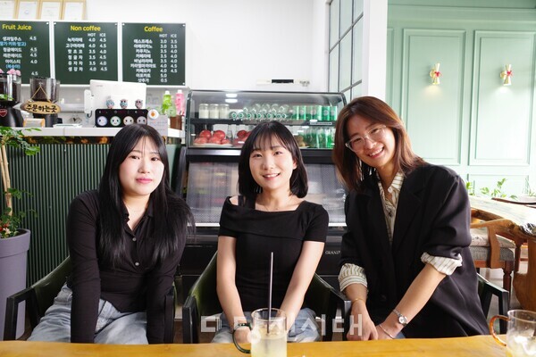 (왼쪽부터) 눈부신하루 헤어살롱의 이혜서, 김시현, 문지연 디자이너