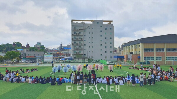 당진정보고등학교가 전교생이 참여한 가운데 ‘2025 놀.A.봄 한마당’을 개최했다.