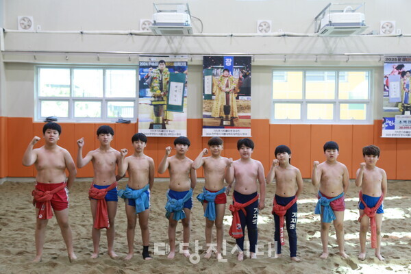 (왼쪽부터)전태준, 방도현, 임승찬, 박시후, 이주호, 이종호, 김예주, 서준영, 유지호