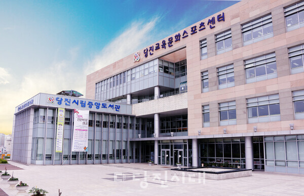당진시립도서관이 작은도서관 개관 시간을 확대한다.