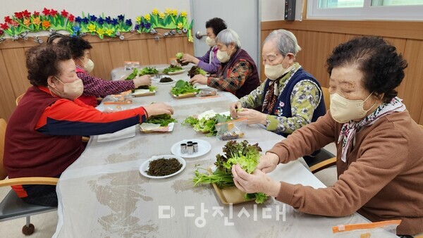 마실노인복지센터가 푸드테라피 프로그램 ‘맛있는 기억, 건강한 삶’ 프로그램을 마무리했다.