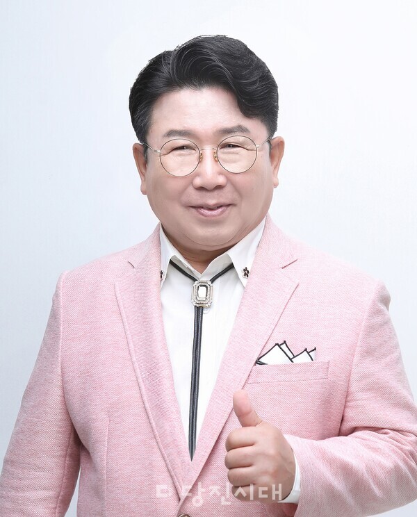 곡을 넘겨 준 가수 조환