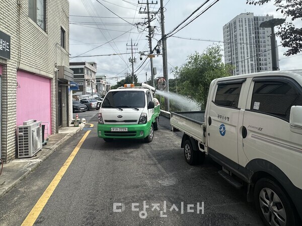 당진시보건소가 본격적인 여름철을 맞아 집중 방역 활동을 강화하고 있다.