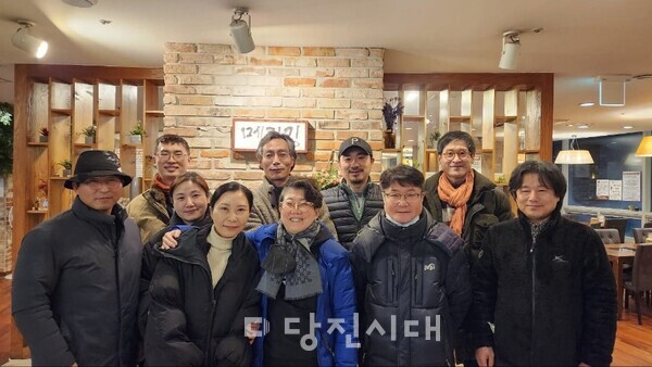 소조각회 회원들 모습