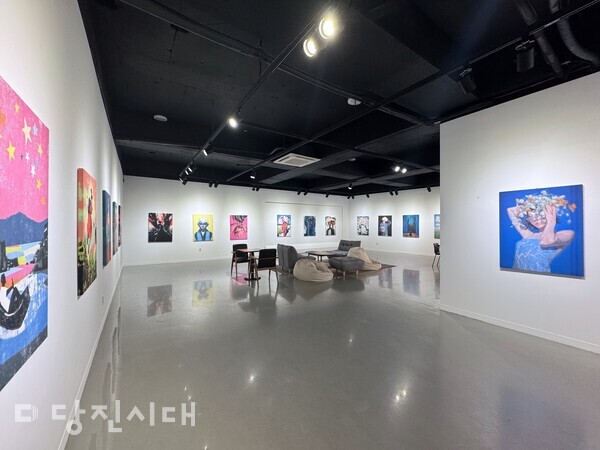 다원갤러리 오는 14일까지, AI 이미지 작품의 《희로애락》展 전시가 이어진다.