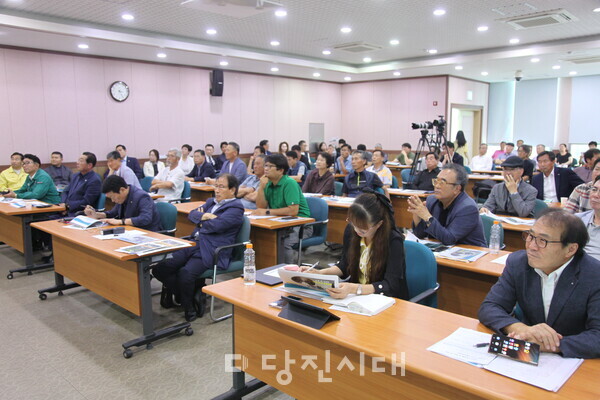 당진사회대개혁 비상행동이 당진 침수피해 원인 규명과 대책 마련을 위해 시민 대토론회를 지난 14일에 당진상공회의소에서 개최했다.