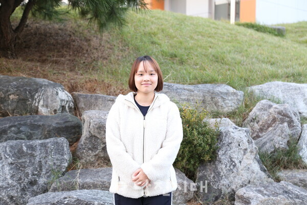 지난달 29일 신평고등학교에서 만난 최고운(19) 학생