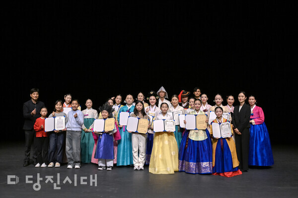 제1회 당진시 전국 국악경연대회가 한국국악협회 당진시지부 주관으로 지난 8일 문예의 전당에서 개최됐다.