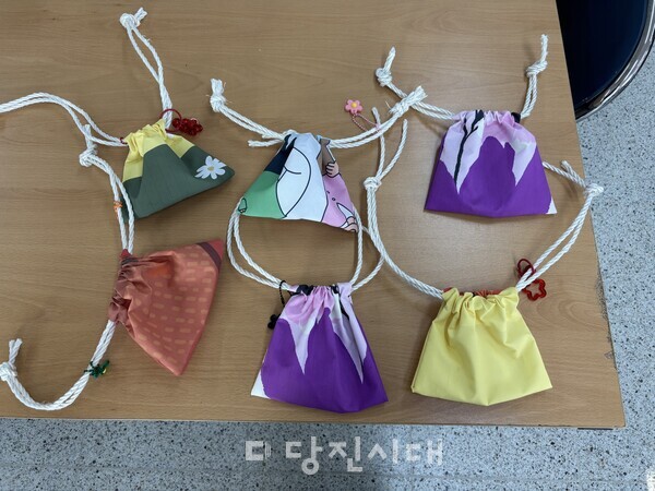 참여 어르신들의 작품들