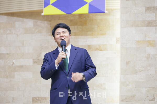 김명우 담임목사