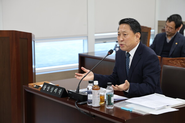 지난 5일 이명철 후보자에 대한 인사청문회가 열렸다.
