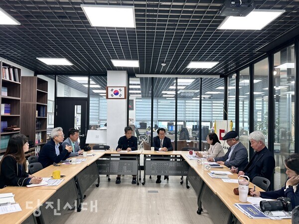 당진시대가 6.3지방선거를 앞두고 선거보도자문위원 좌담회를 지난 12일 신문사 회의실에서 진행했다.