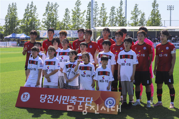 고산초 학생들이 경기장을 찾았다.