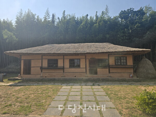필경서 전경