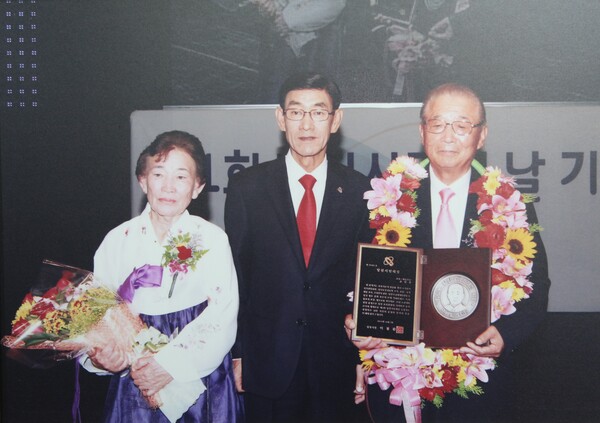 2012년 제1호 당진시민대상을 받은 손인권 옹
